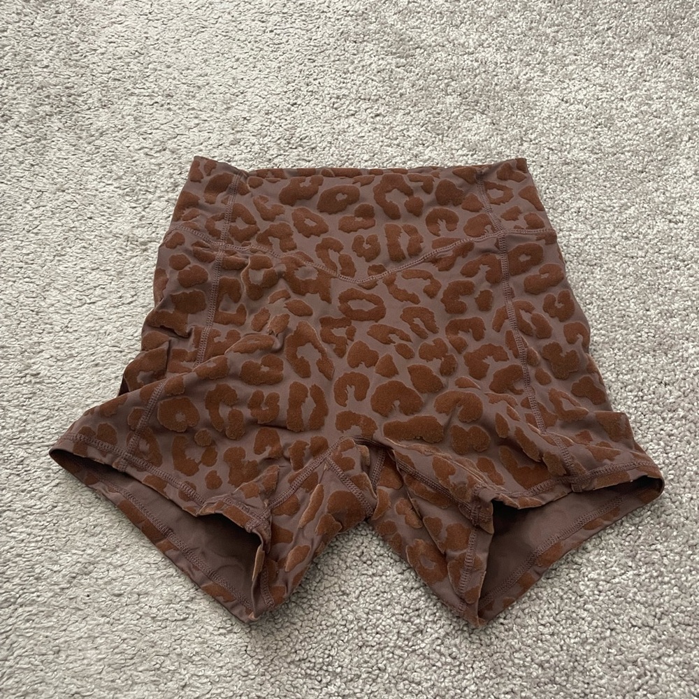 Balance flocked shorts
